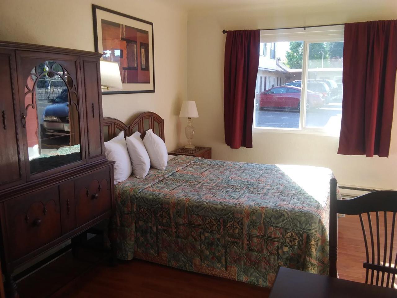 Fir Grove Motel Рийдспорт Екстериор снимка